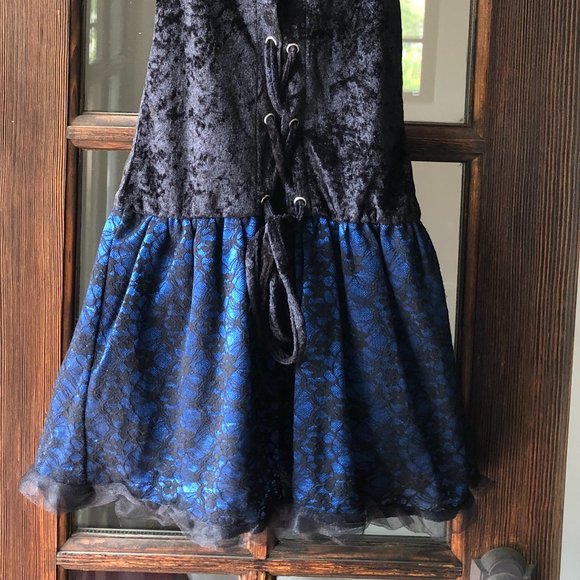 Midnight Vamp Costume Dress - Picture 7 of 15